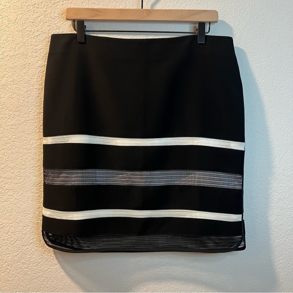 Women’s WHBM black striped mesh detail career style straight pencil skirt sz 10